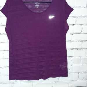 Nike Dri Fit Top Size X-Large, Purple